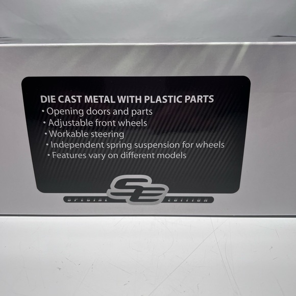 Ford Bronco Wildtrak 2021 Diecast Metal /Plastic 1/18 Dark Blue / Black - Picture 3 of 4